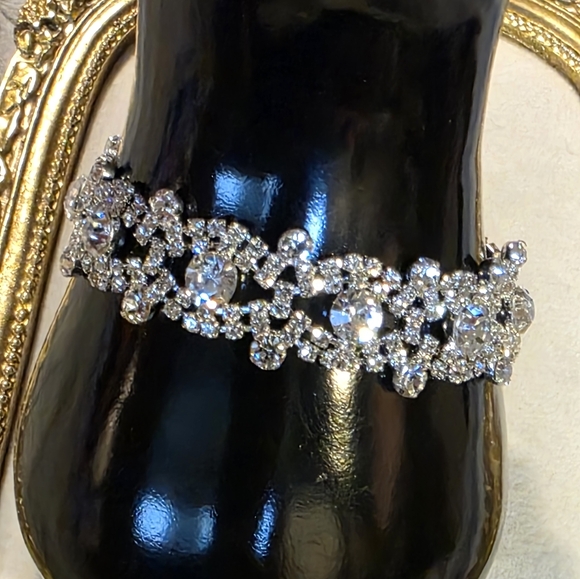Elegant Silver Crystal Bracelet.  Great For Wedding - Picture 2 of 7